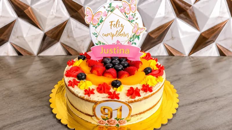Torta artesanal lista para entrega a domicilio en Guayaquil